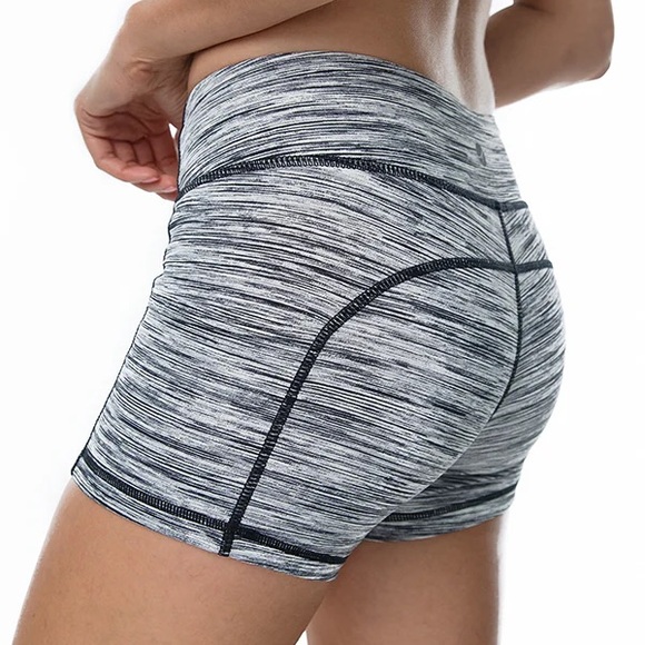 081EA.- Endeavor Athletic. Focus Training Short. Size Medium. - Picture 2 of 5